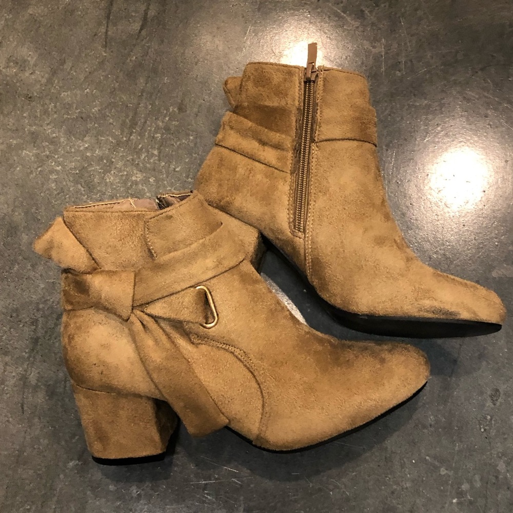 Light Caramel colored booties-EUC